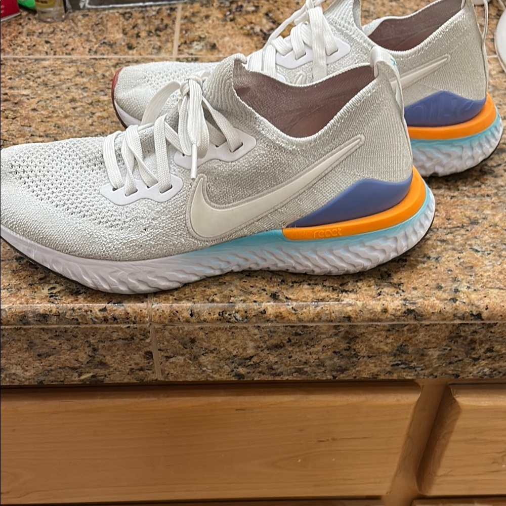 Nike Epic React Running Shoes - Picture 4 of 7